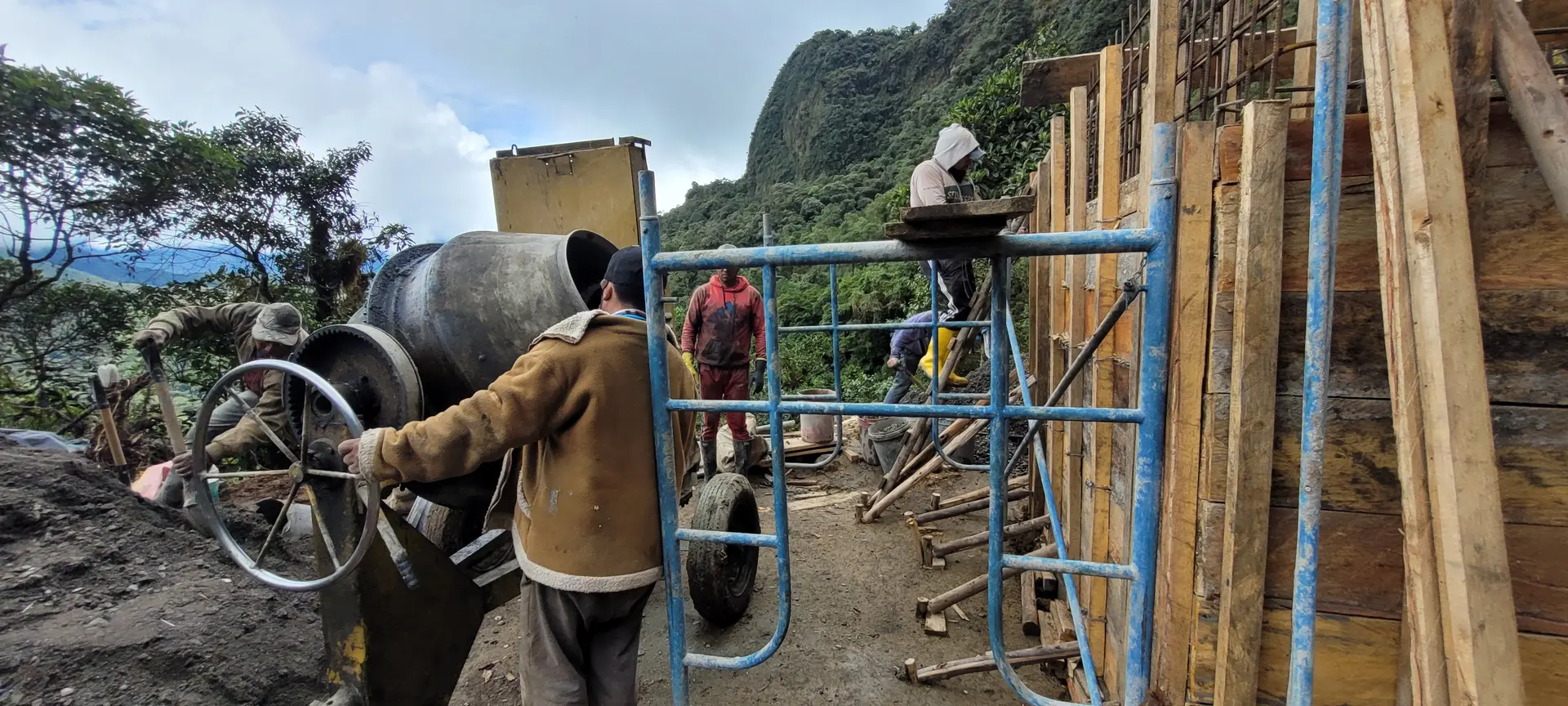 Water tank construction works, photographic record 14 of 22