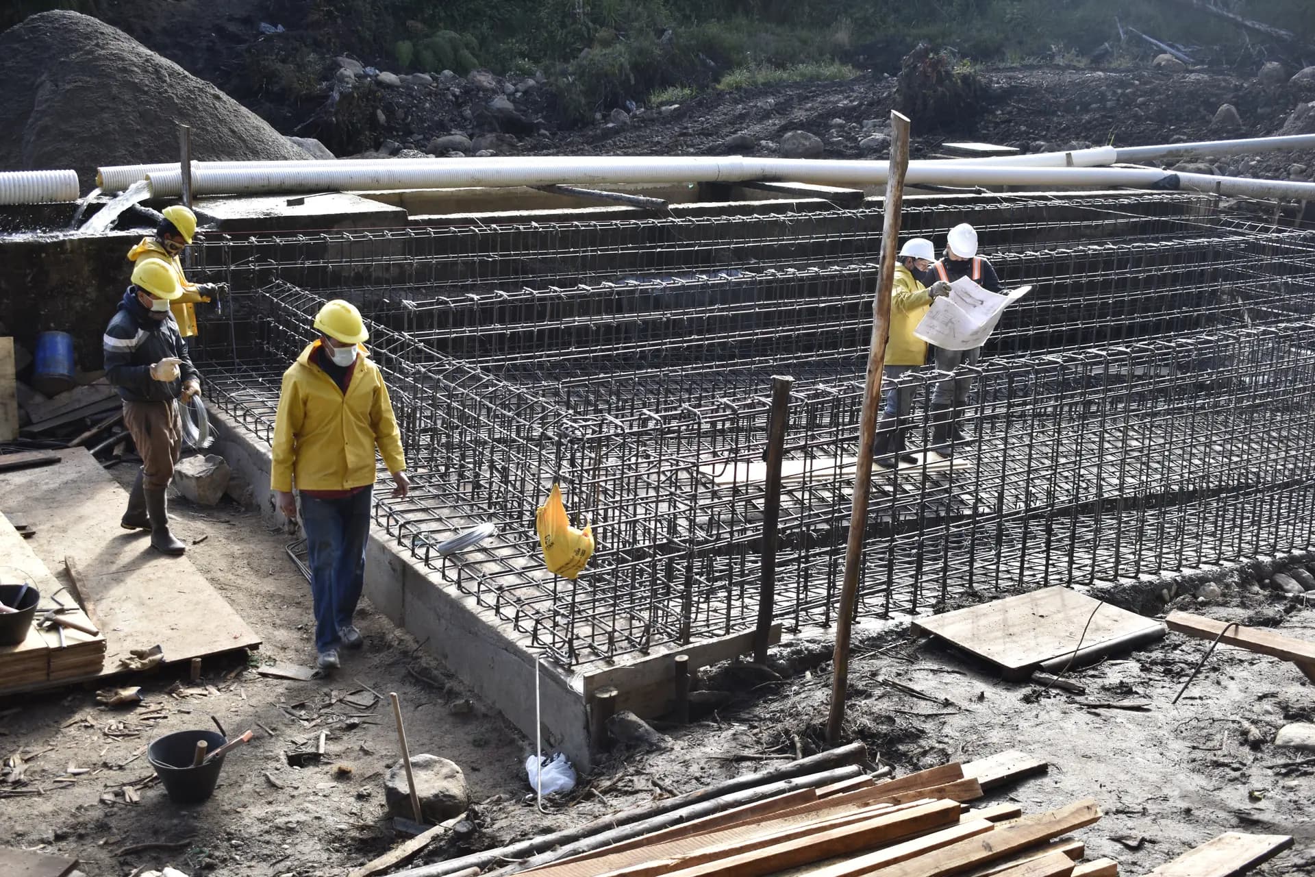 Reinforcement steel for a concrete hydraulic structure in Julio Andrade and Huaca, Ecuador